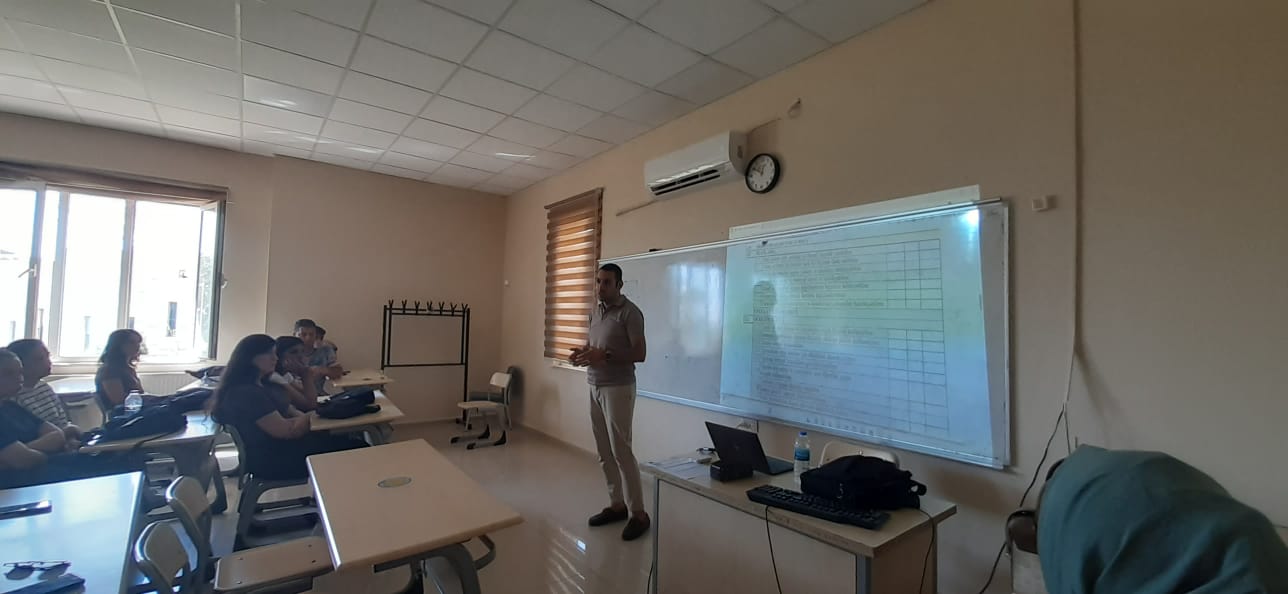 4.Sınıf Öğrencilerine Staj Bilgilendirme Toplantısı Yapıldı